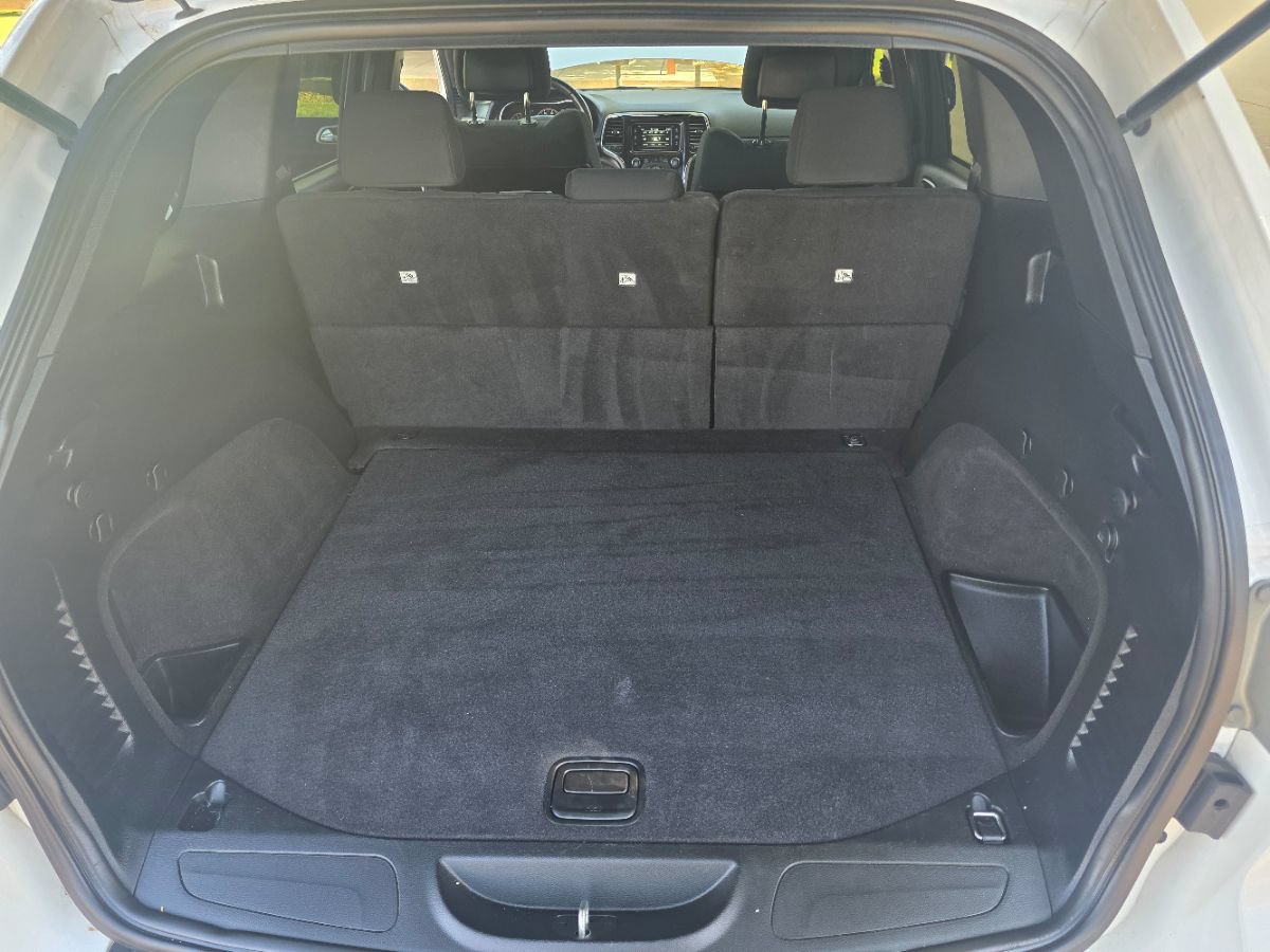 Used 2017 Jeep Grand Cherokee Laredo RWD image 17