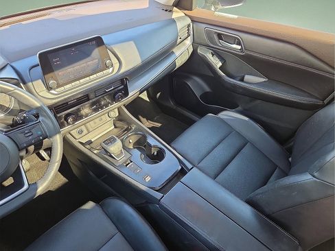 Used 2021 Nissan Rogue SV w/ Premium Package image 12