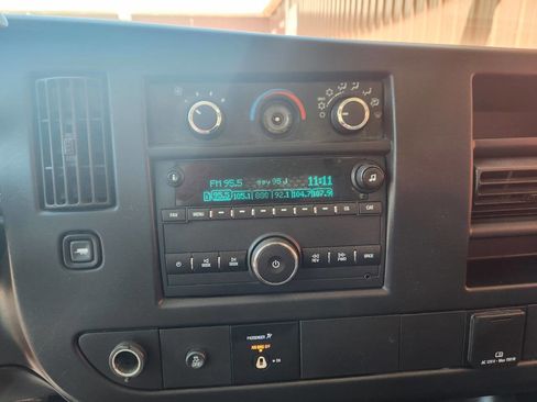 Used 2017 GMC Savana 2500 RWD image 20