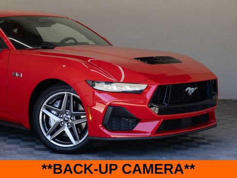Used 2025 Ford Mustang GT RWD image 3