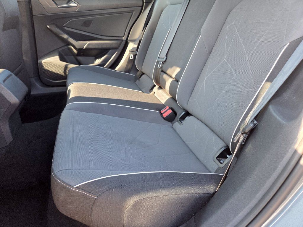 Used 2025 Volkswagen Jetta Sport FWD image 21