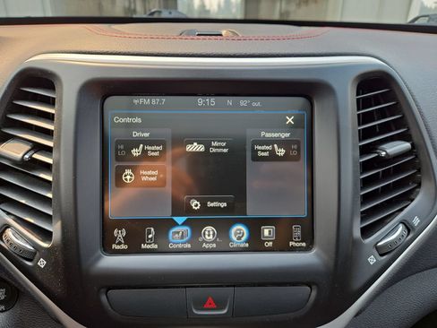 Used 2017 Jeep Cherokee Trailhawk w/ Comfort/Convenience Group AWD/4WD image 21