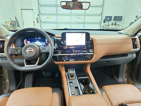 Used 2024 Nissan Pathfinder Platinum w/ Cargo Package image 26