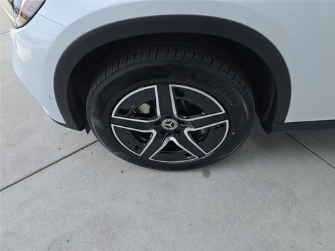 New 2026 Mercedes-Benz GLC 300 4MATIC image 11