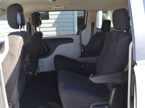 Used 2013 Dodge Grand Caravan SE image 14