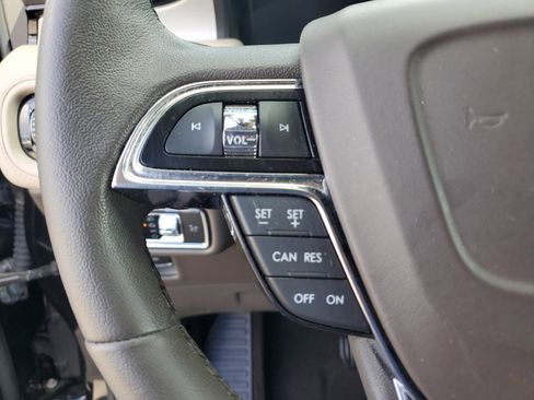 Certified 2022 Lincoln Nautilus FWD w/ Premium Package image 21