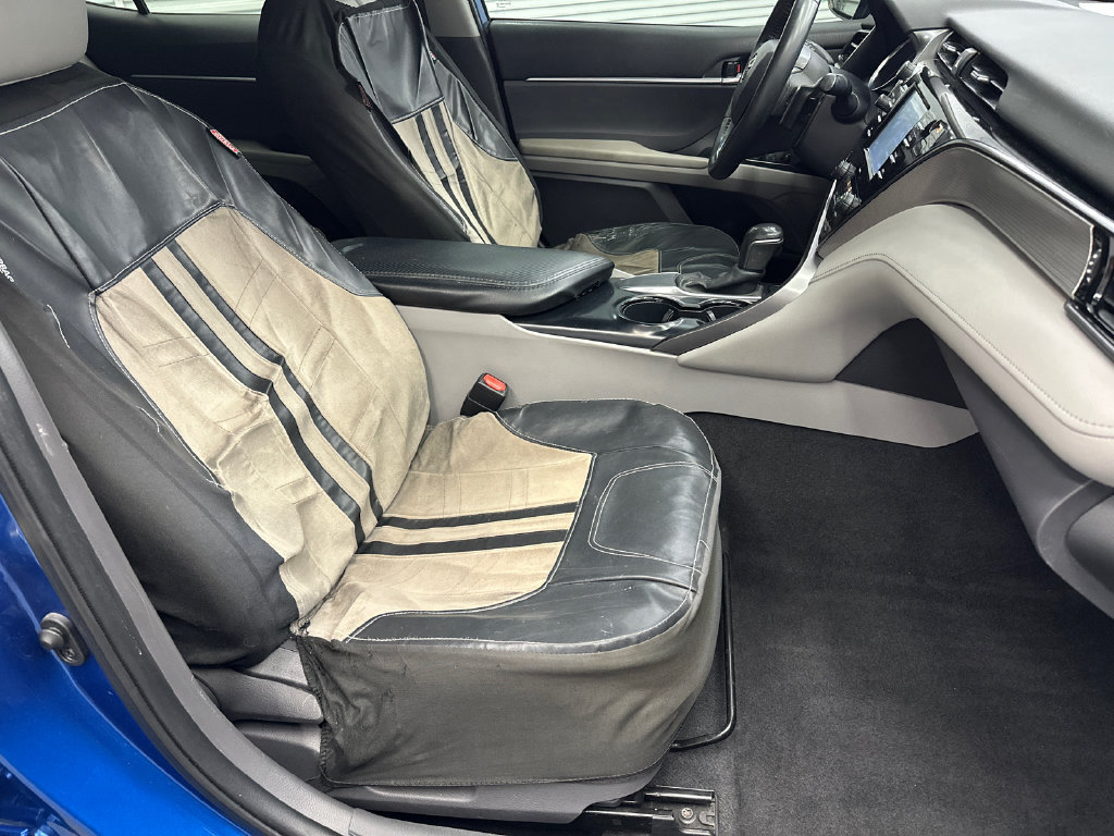 Used 2020 Toyota Camry SE w/ Convenience Package FWD image 13