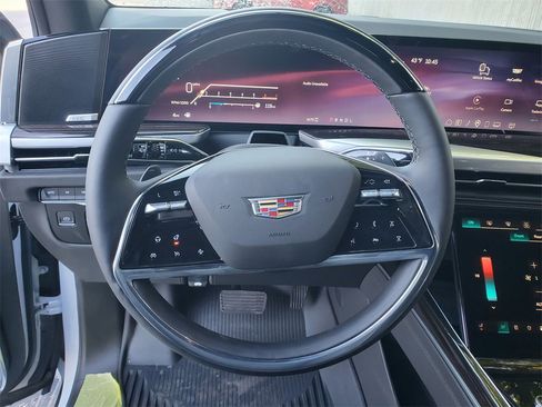 New 2026 Cadillac Escalade Luxury w/ LPO, Floor Liner Package image 15