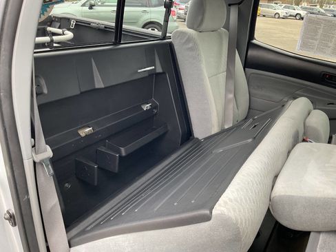 Used 2011 Toyota Tacoma 4x4 Double Cab w/ SR5 Pkg #2 image 41