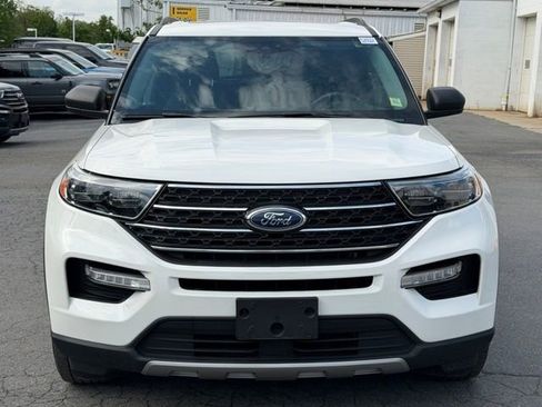 Used 2022 Ford Explorer XLT w/ Equipment Group 202A AWD/4WD image 5