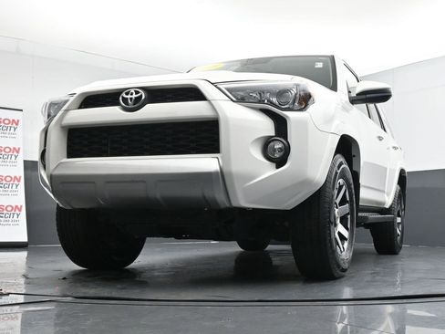 Used 2019 Toyota 4Runner TRD Off-Road image 34