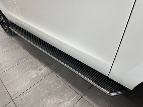 Used 2022 Ford Expedition XLT image 10