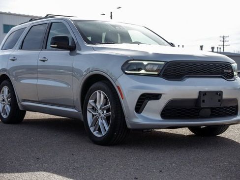 Used 2024 Dodge Durango GT image 3