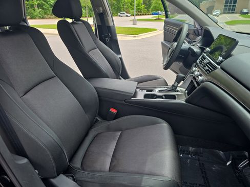 Used 2020 Honda Accord LX image 10