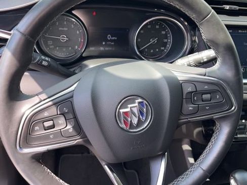 Used 2022 Buick Encore GX Essence image 14