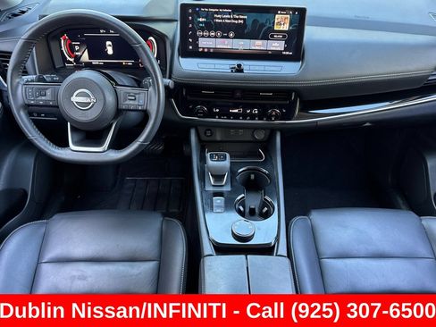 Used 2024 Nissan Rogue SL AWD/4WD image 16