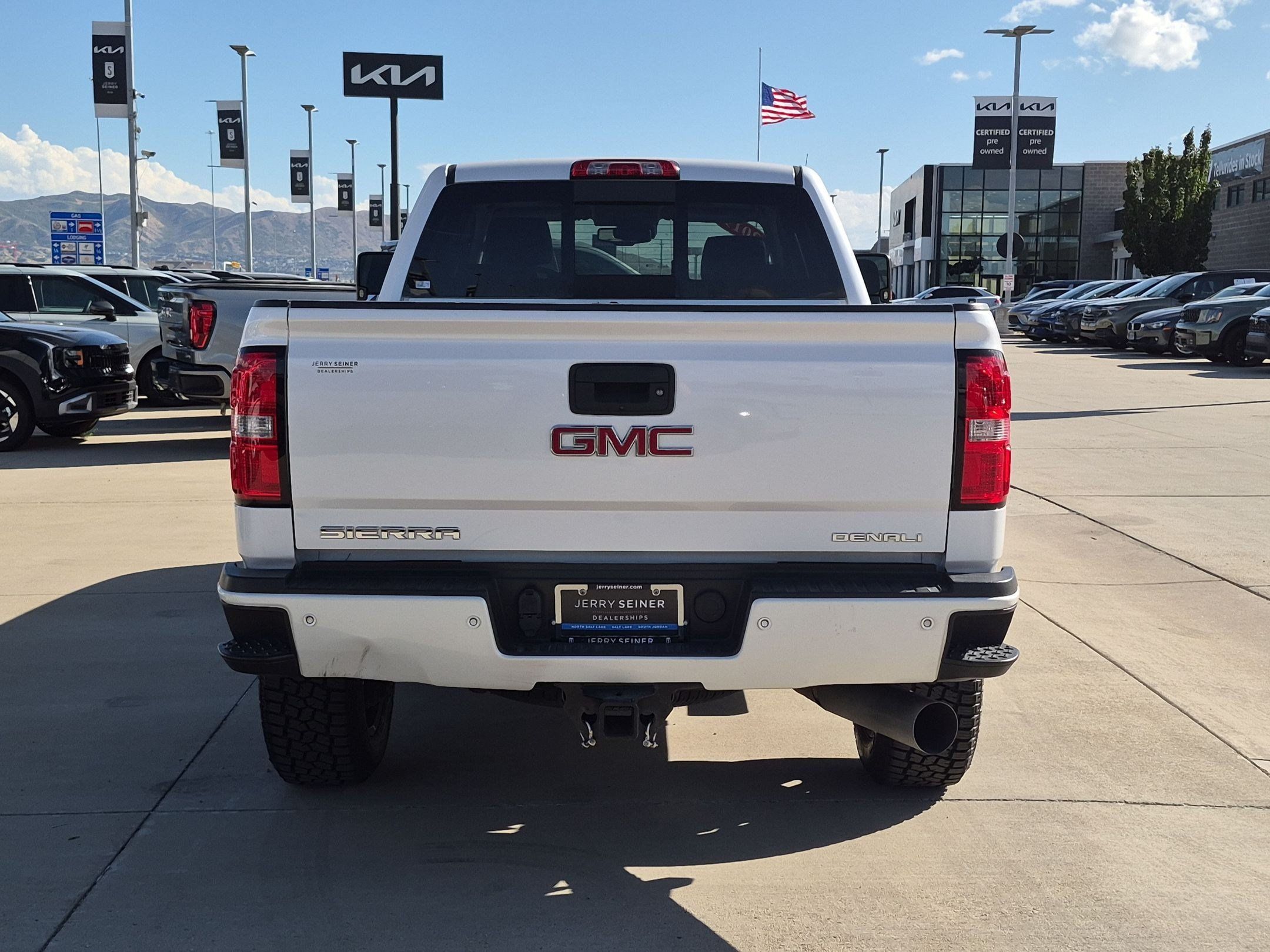 Used 2019 GMC Sierra 3500 Denali w/ Duramax Plus Package AWD/4WD image 4
