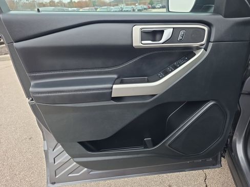 Used 2023 Ford Explorer XLT w/ Equipment Group 202A image 19