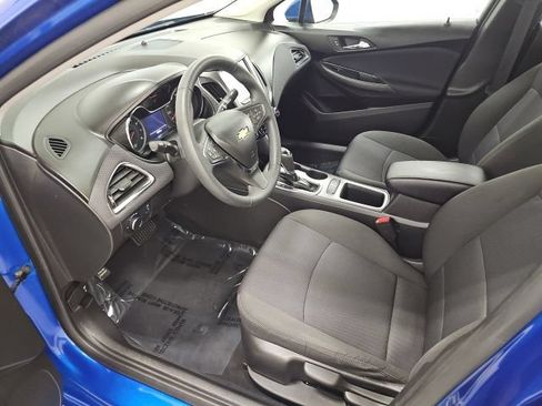 Used 2018 Chevrolet Cruze LT FWD image 13
