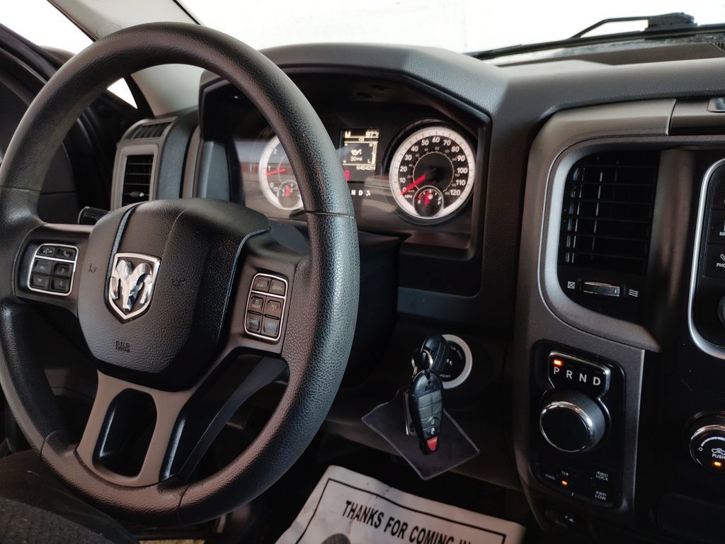 Used 2018 RAM 1500 Express AWD/4WD image 25