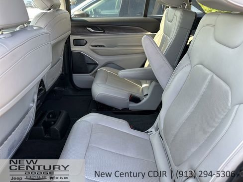 Used 2022 Jeep Grand Cherokee L Overland image 12