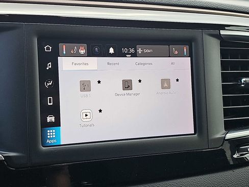 Used 2022 Chrysler Voyager LX image 27