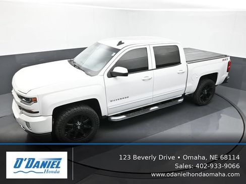 Used 2017 Chevrolet Silverado 1500 LT w/ All Star Edition AWD/4WD image 16