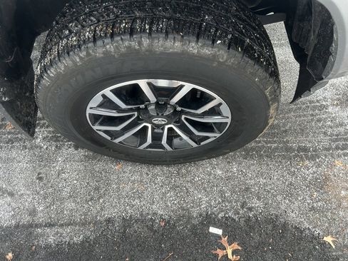 Used 2023 Toyota Tacoma TRD Sport image 23