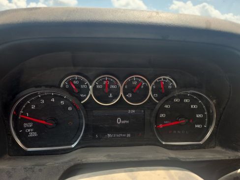Used 2022 Chevrolet Silverado 1500 Custom w/ Safety Confidence Package AWD/4WD image 5