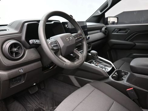 Used 2025 Chevrolet Colorado Trail Boss image 17