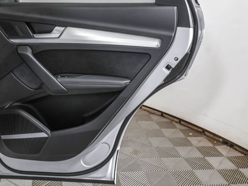 Used 2024 Audi Q5 e Premium Plus w/ Premium Plus Package image 43