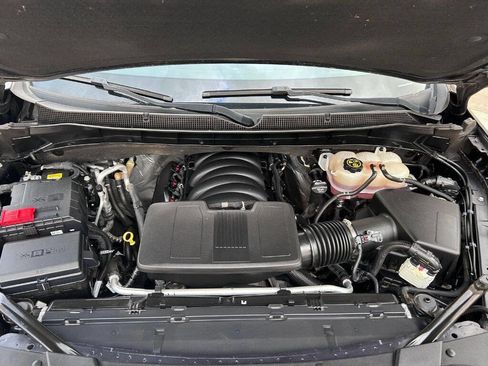 Used 2023 Chevrolet Suburban Premier image 20