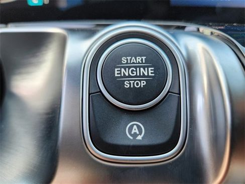 Certified 2025 Mercedes-Benz GLB 250 4MATIC image 23