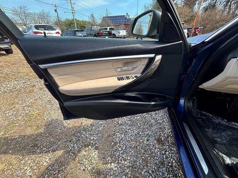 Used 2017 BMW 330i xDrive Sedan image 18