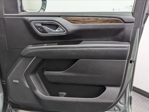 Used 2023 Chevrolet Suburban Premier image 26