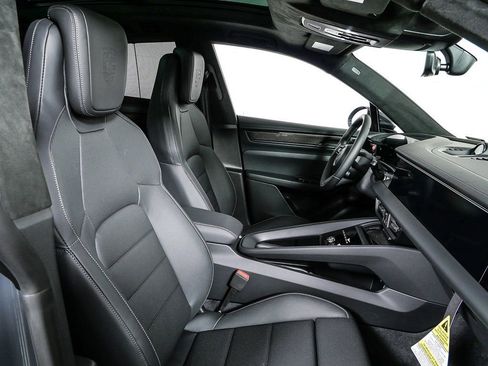 Used 2025 Porsche Macan Turbo Electric image 25