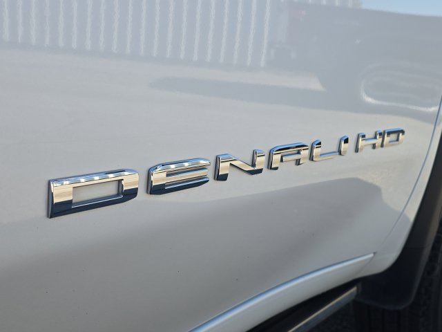 Used 2024 GMC Sierra 3500 Denali w/ Denali Reserve Package AWD/4WD image 10