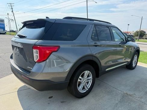 Used 2023 Ford Explorer XLT w/ Equipment Group 202A AWD/4WD image 13