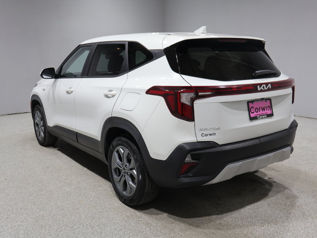 Used 2026 Kia Seltos LX AWD/4WD image 5