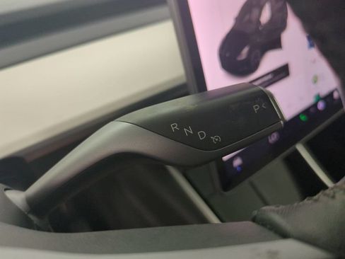 Used 2021 Tesla Model Y Long Range AWD/4WD image 22