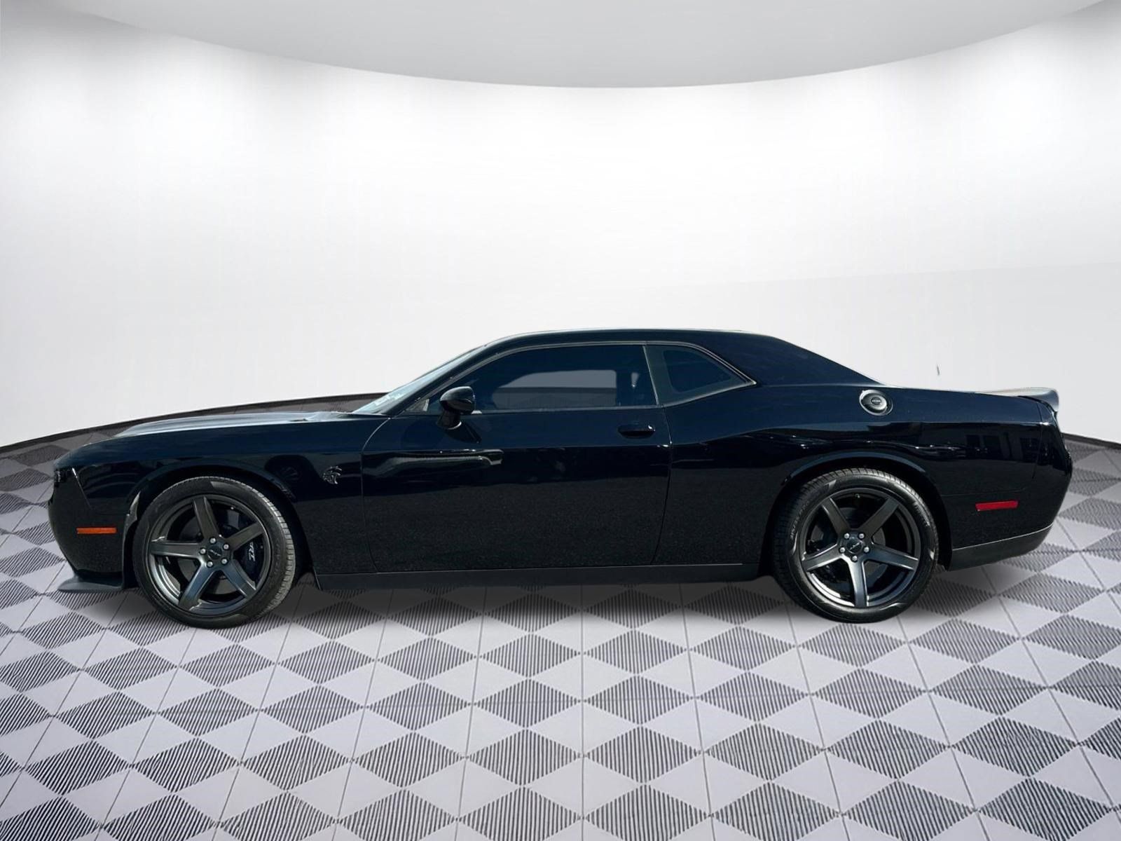 Used 2023 Dodge Challenger SRT Hellcat RWD image 2