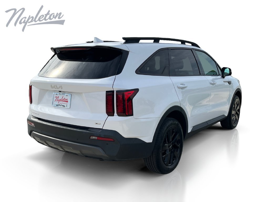 Used 2023 Kia Sorento S w/ Panoramic Sunroof Package AWD/4WD image 5