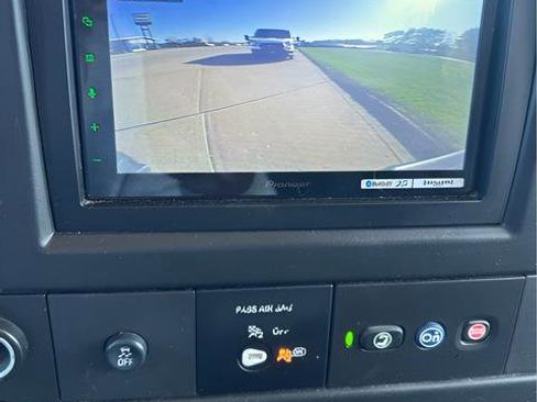 Used 2019 Chevrolet Express 3500 Extended RWD image 7