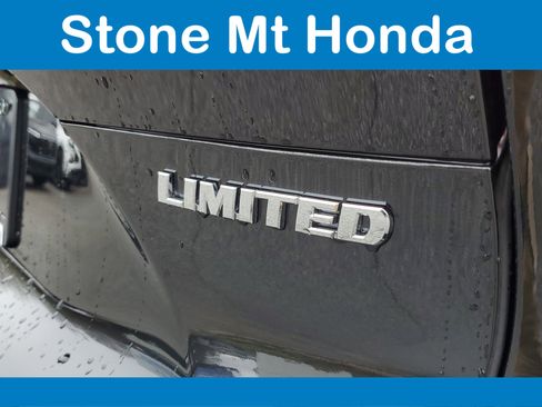 Used 2024 Toyota Venza image 7