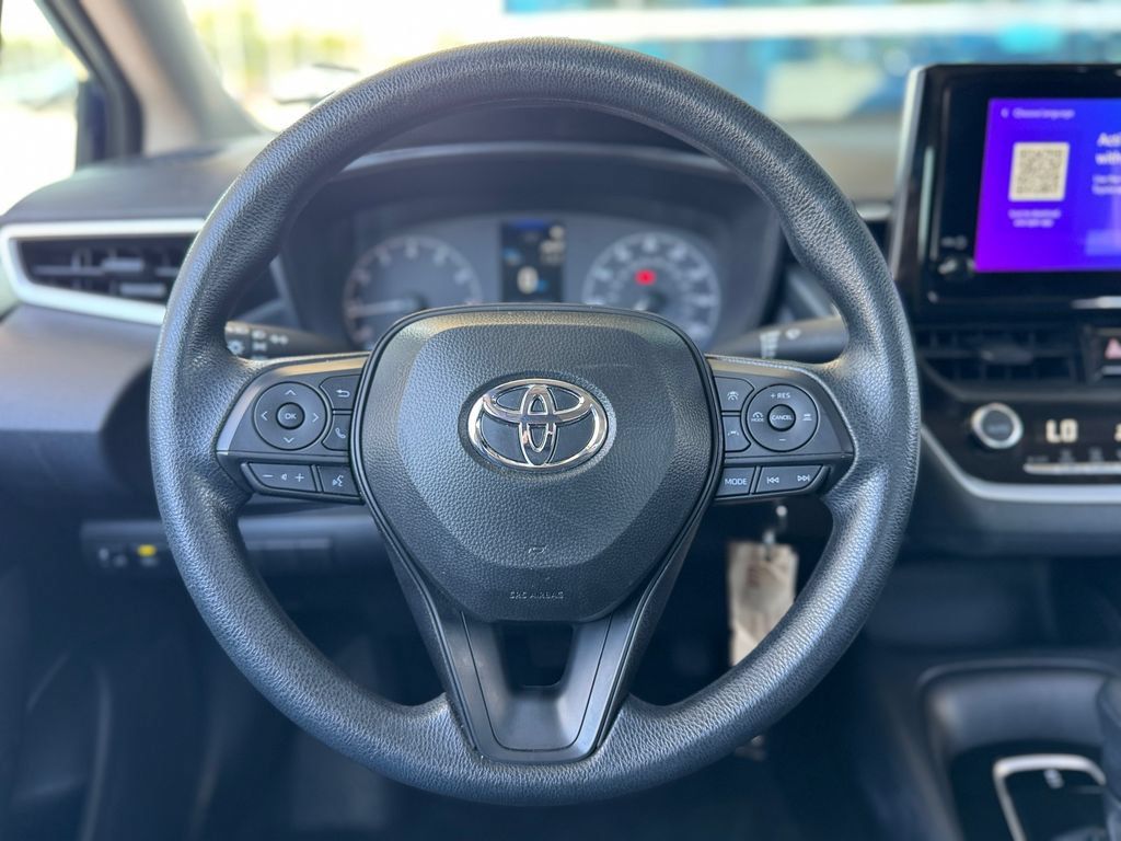 Used 2025 Toyota Corolla LE FWD image 15
