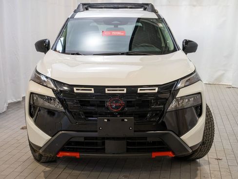 Certified 2025 Nissan Rogue SV image 3