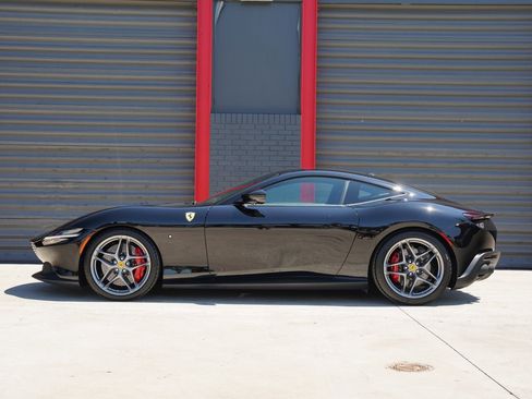 Used 2023 Ferrari Roma image 9