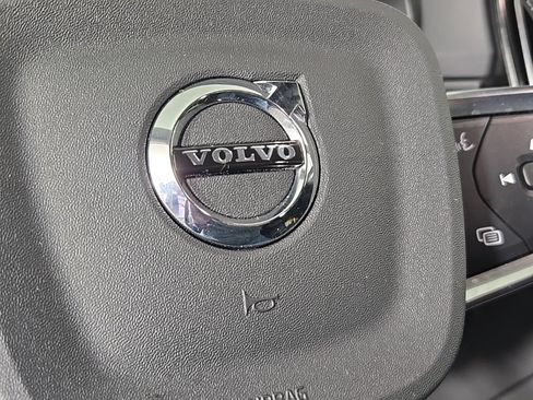 Certified 2024 Volvo XC40 B5 Plus w/ Protection Package Premier image 32