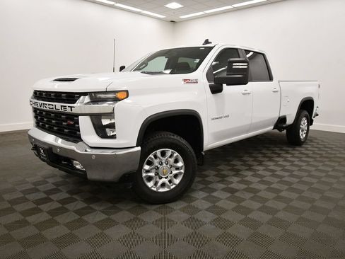 Used 2023 Chevrolet Silverado 3500 LT w/ Convenience Package AWD/4WD image 2