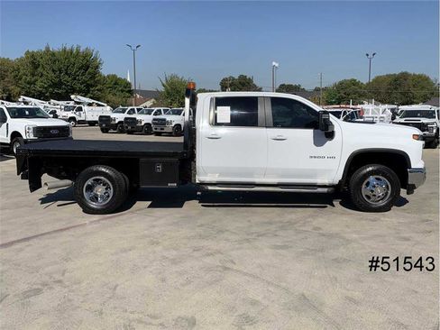 Used 2024 Chevrolet Silverado 3500 LT w/ Convenience Package image 5